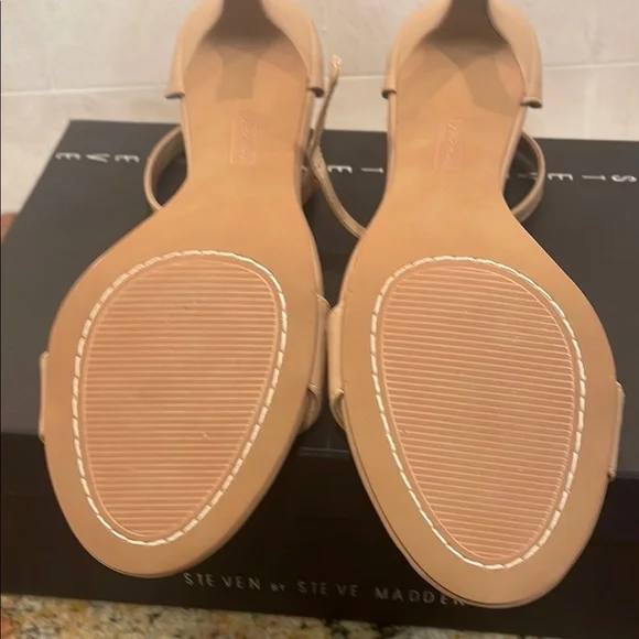 Steve Madden Beige Heeled Sandals with Ankle Strap - Picture 4 of 5